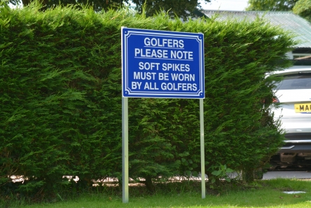golf course information sign